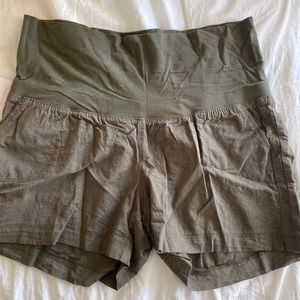 NWT Maternity Shorts